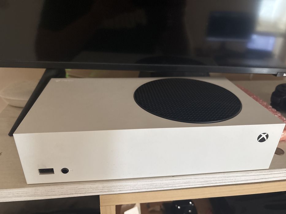 Xbox series S 512 GB като нов