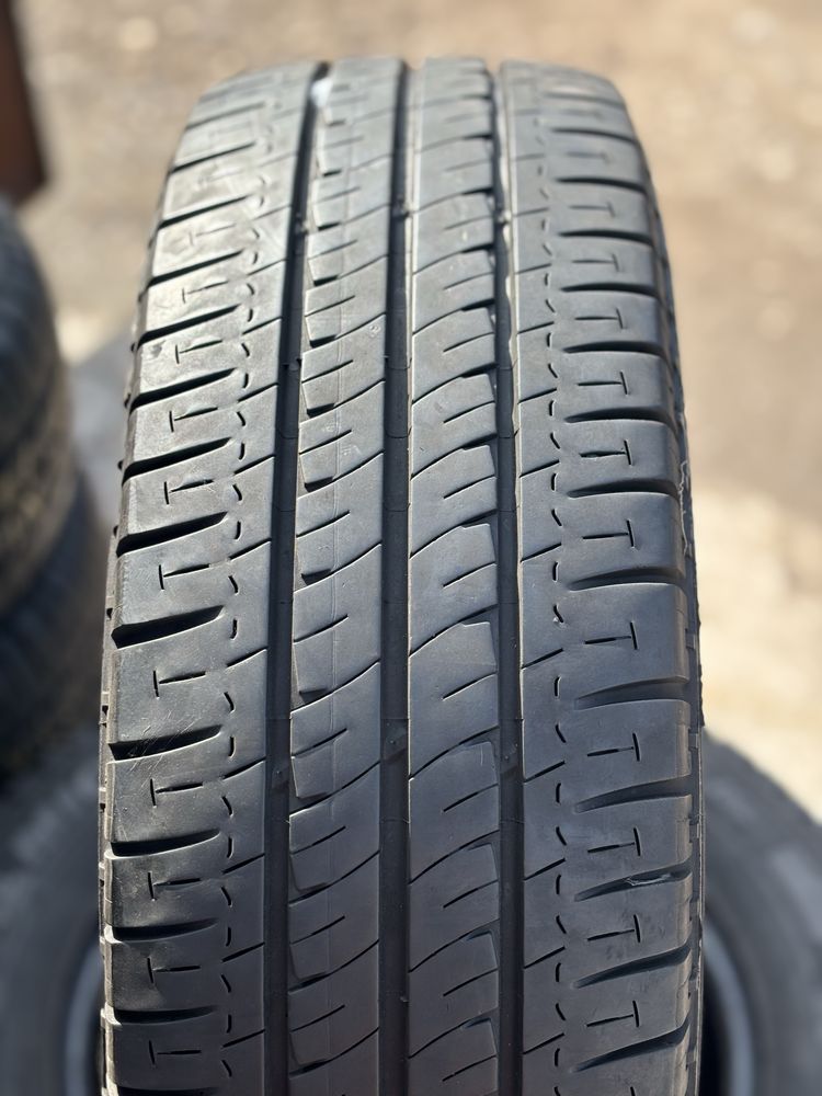 215/65/16 за бус Michelin