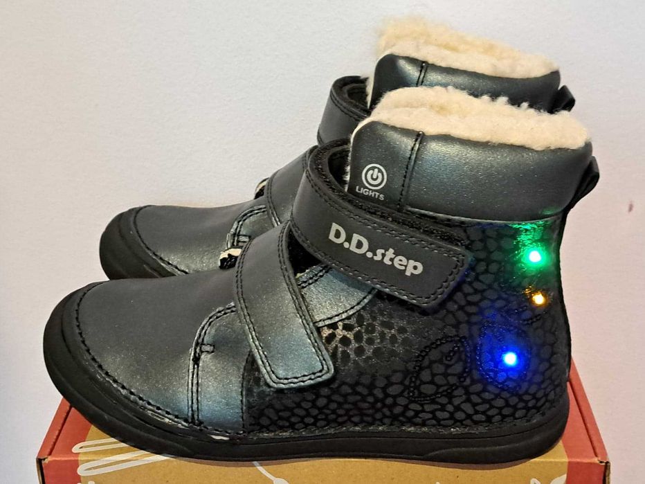 Incaltaminte noi Ddstep cu led