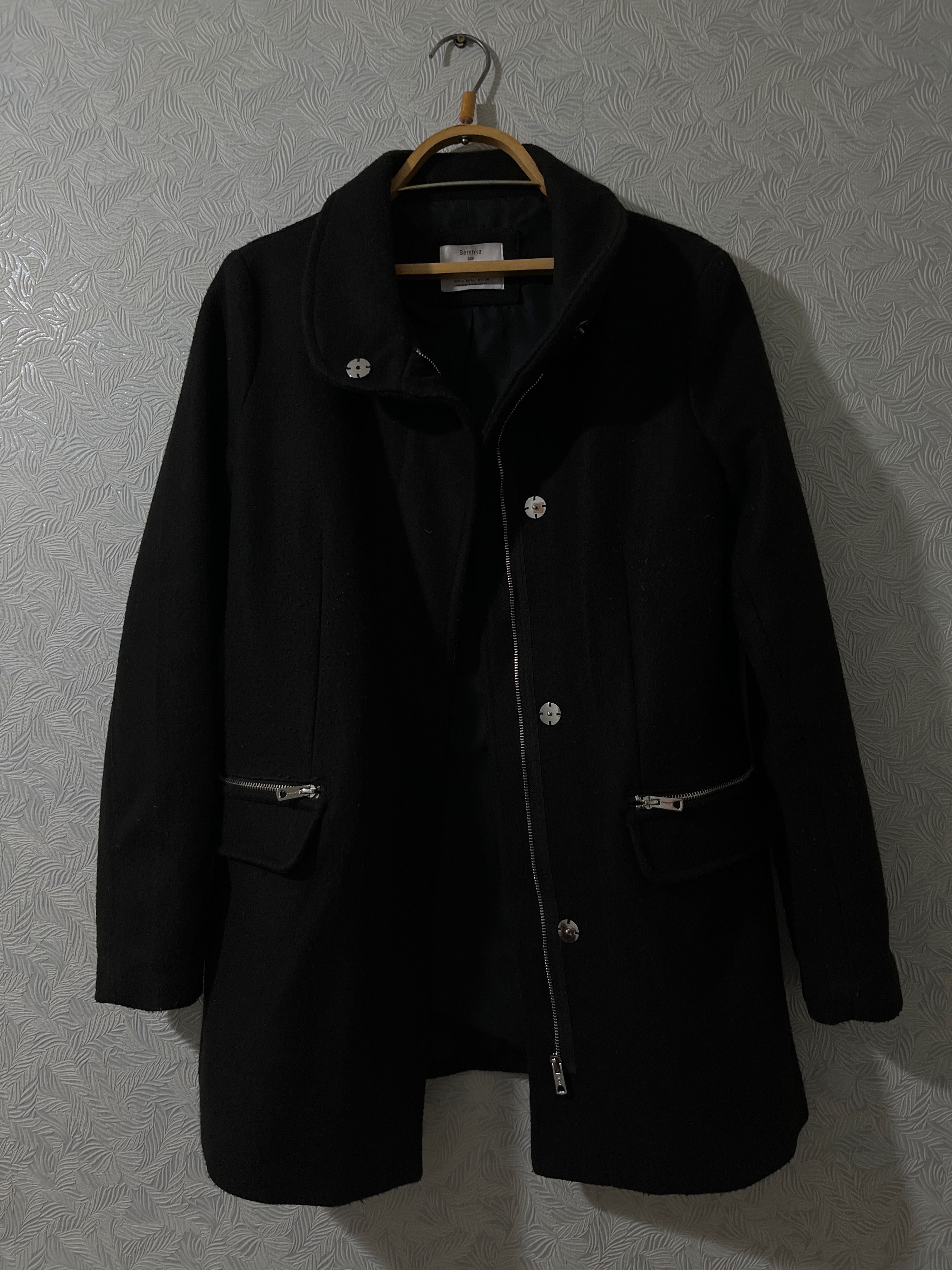 Пальто Bershka б/у (размер EUR L)