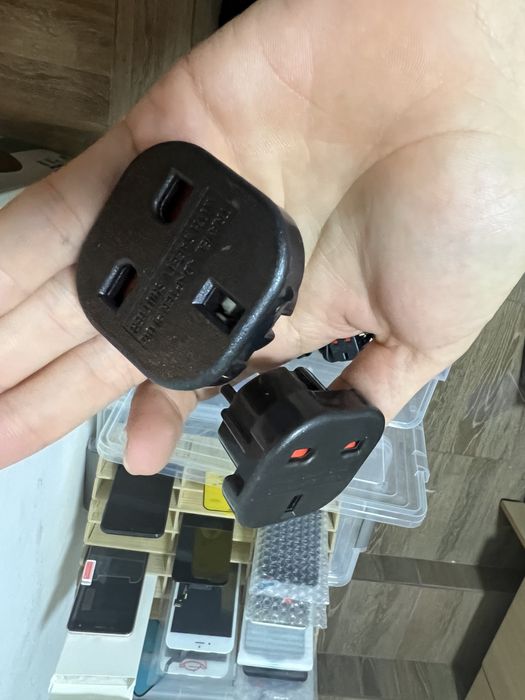 Adaptor Priza UK Anglia Usa America Noi Slim Fin Mini