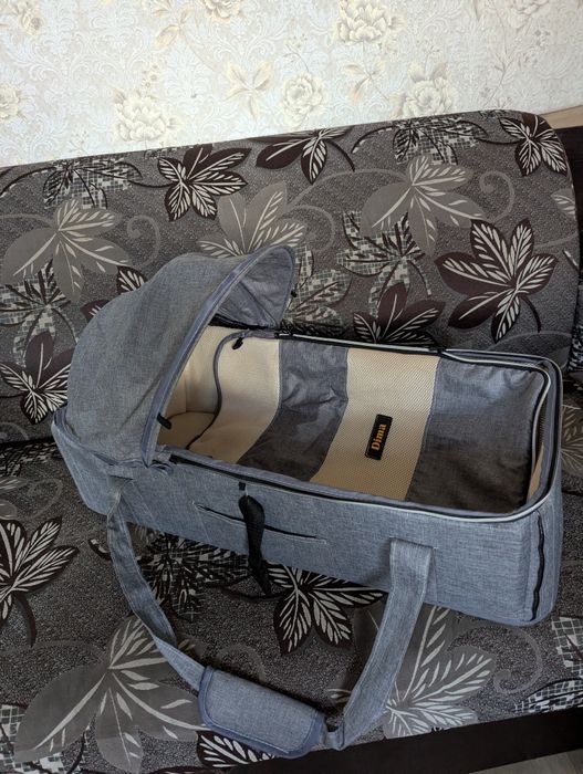 Детская переноска с твердым дном