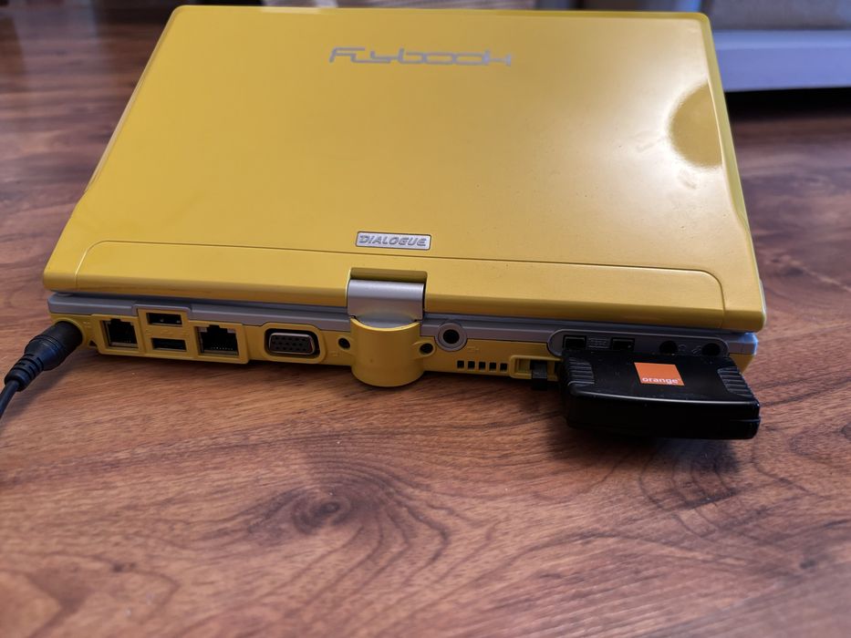 Laptop Dialogue Flybook A33i