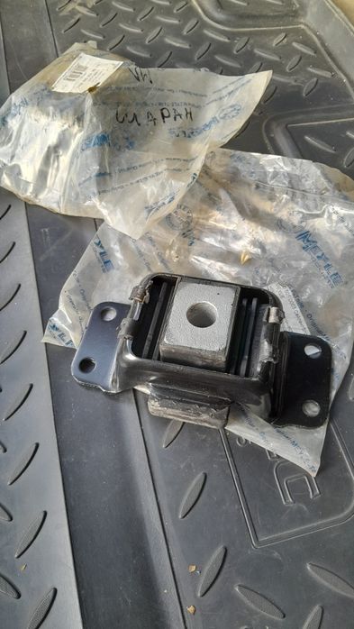 Салентблок задней балки Фольксваген Шаран Форд Галакси