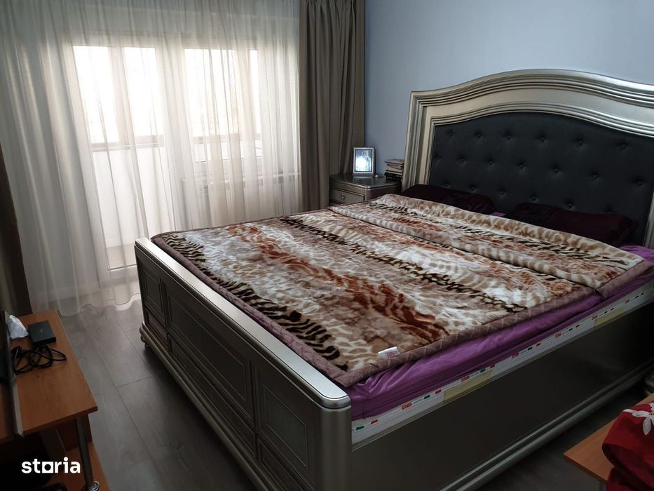 Apartament cu 3 camere de vânzare în zona Gara