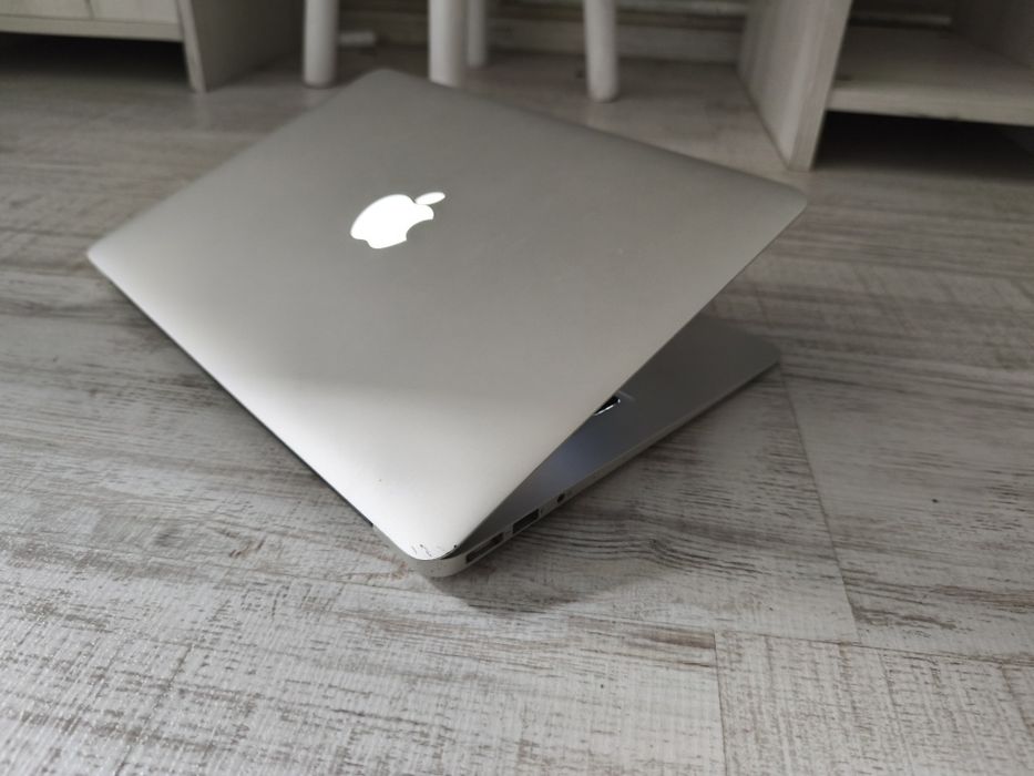 Apple Macbook Air