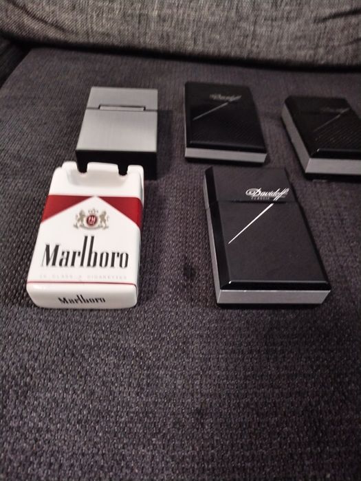 Нов пепелник Marlboro, табакера Davidoff
