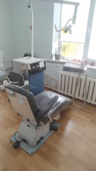 Стоматологические кресла, автоклав, сухожар б/у