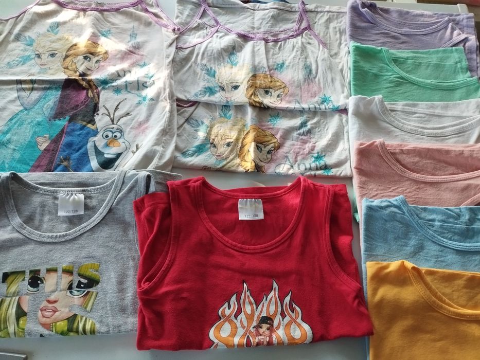 Потник за 122/128 см - 11 бр и 2 пижами