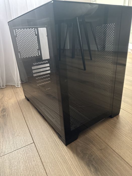 Курпус для компьютера Lian li 011 dynamic mini