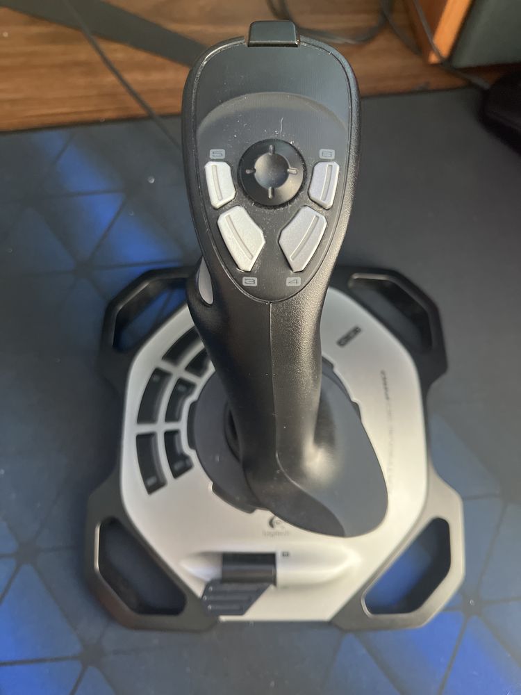 Hotas logitech extreme 3D pro