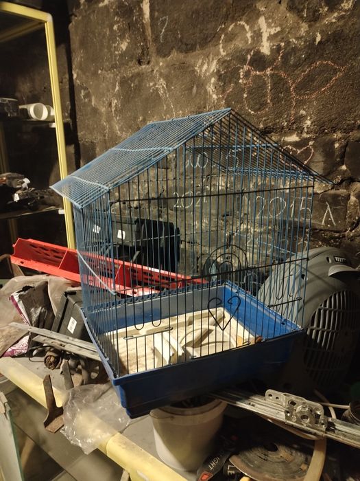 Продам клетку для попугая