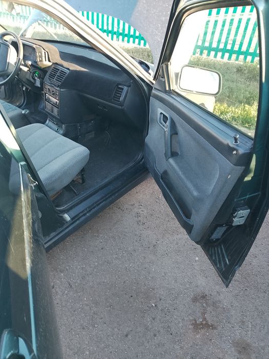 Машина Лада десятка 2004года