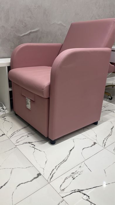 Продам педикюрное кресло