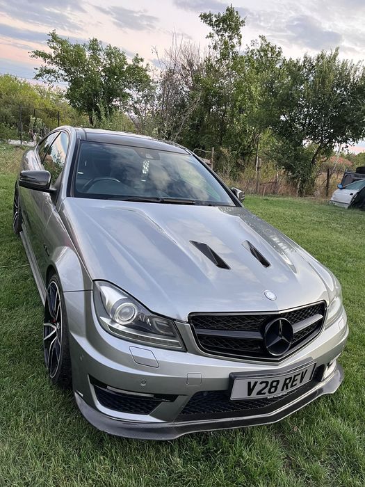 Mercedes Benz c63 AMG