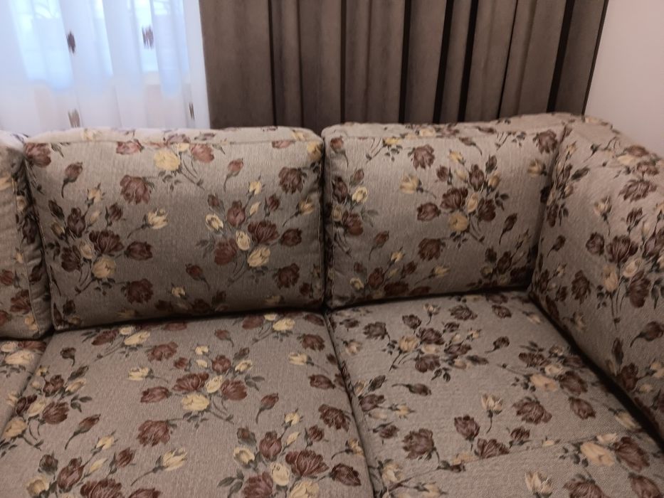 Продавам ъглов диван