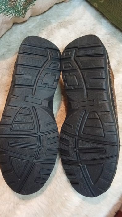 N.44 Нови кожени обувки Skechers "Air-Cooled"