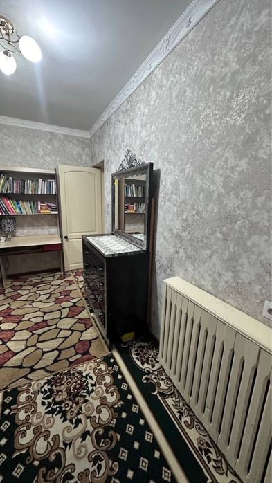 Kvartira Yangihayot Sputnik 17 daha 3/1/4 hovlisi bor. FAQAT OILA