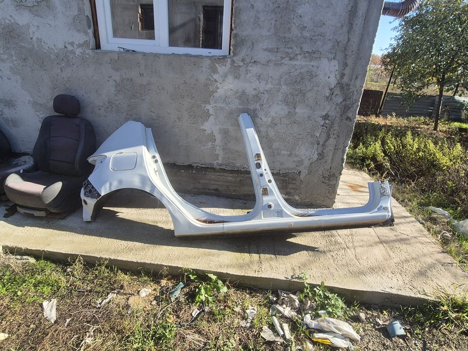 Aripa spate Sandero 2 cu prag si stalp