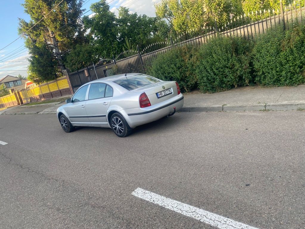 Vând skoda superb