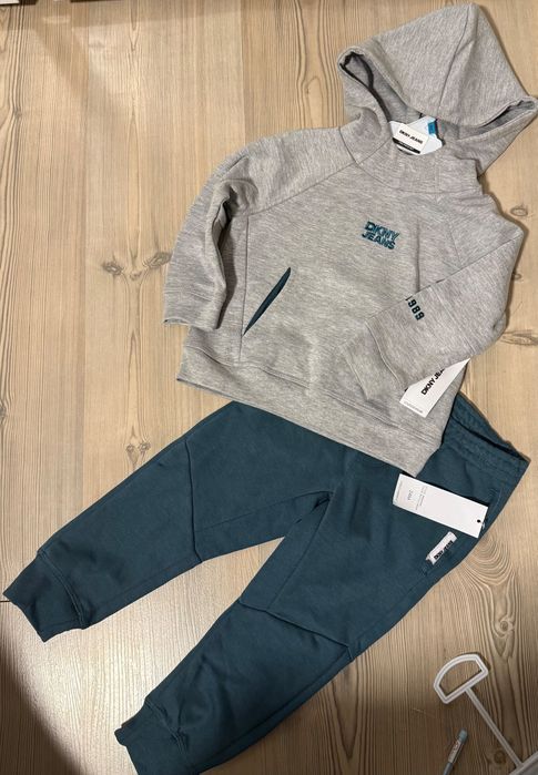Детски екипи DKNY за момченце