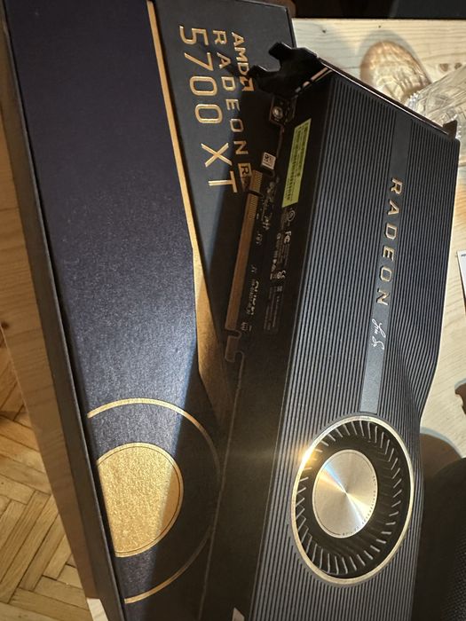 Placa video AMD 5700XT Anniversary Edition 8GB VRAM
