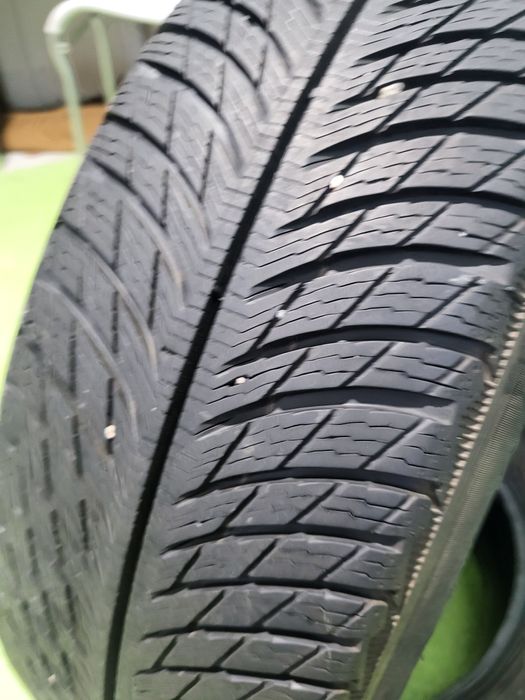 2 бр зимни 215/65/17 Michelin