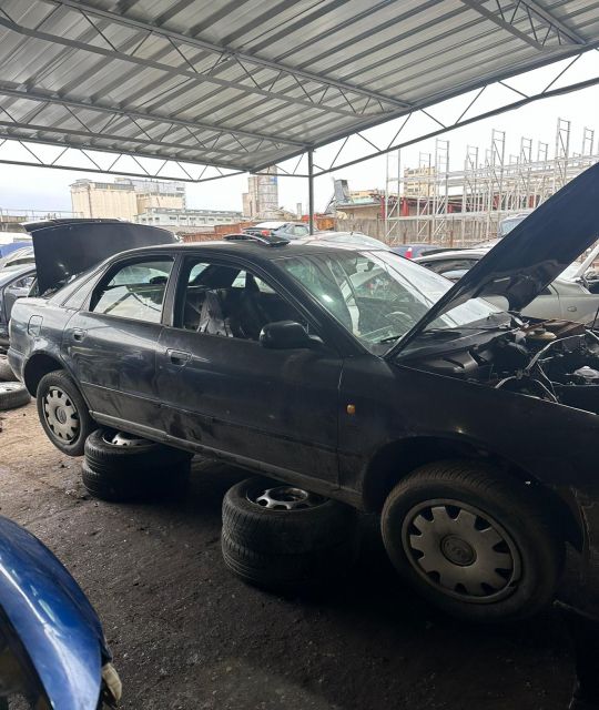 Fuzeta fata dreapta Audi A4 B5