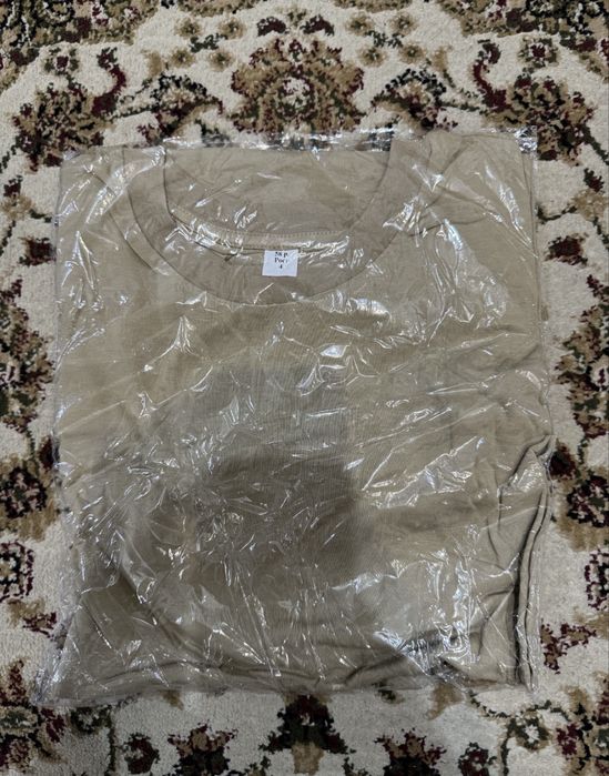 СРОЧНО продам !Футболка бежевая НОВАЯ