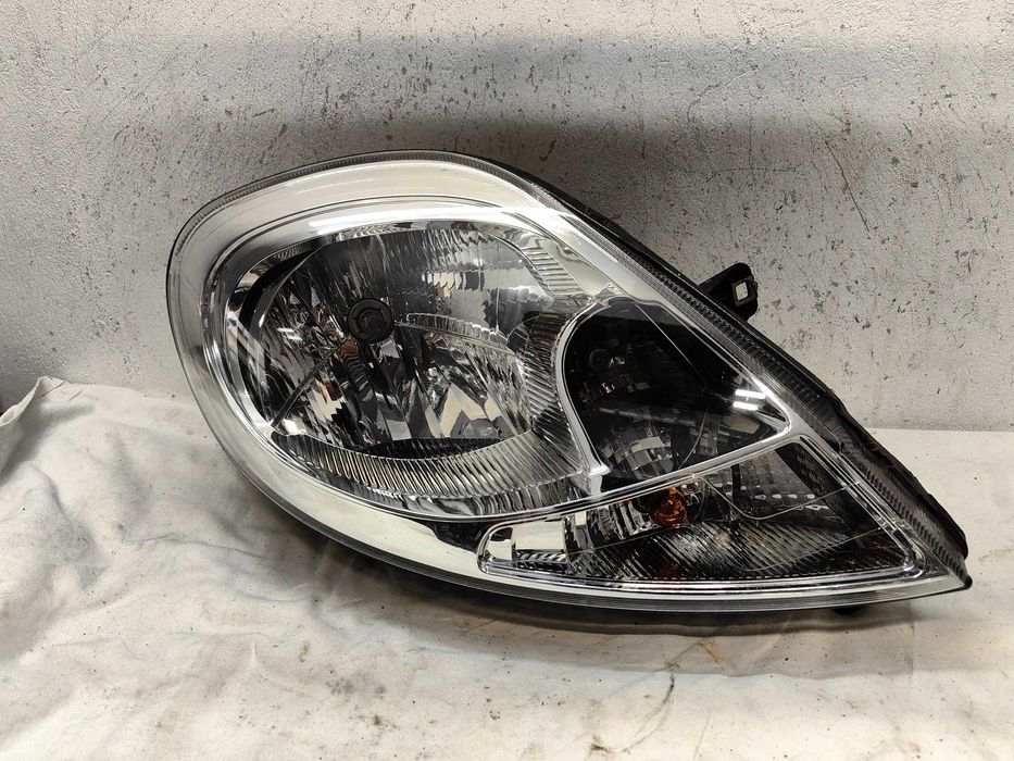 Оригинален фар Opel Vivaro  Renault Trafic