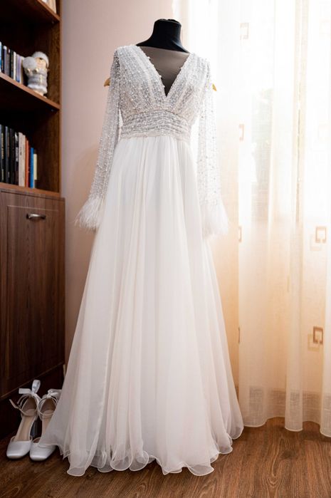 Rochie mireasa din matase si cusuta manual