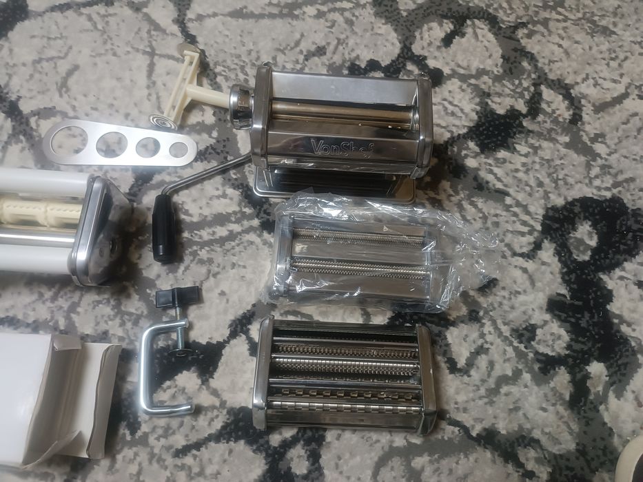 Машинка .для .пасты.продам