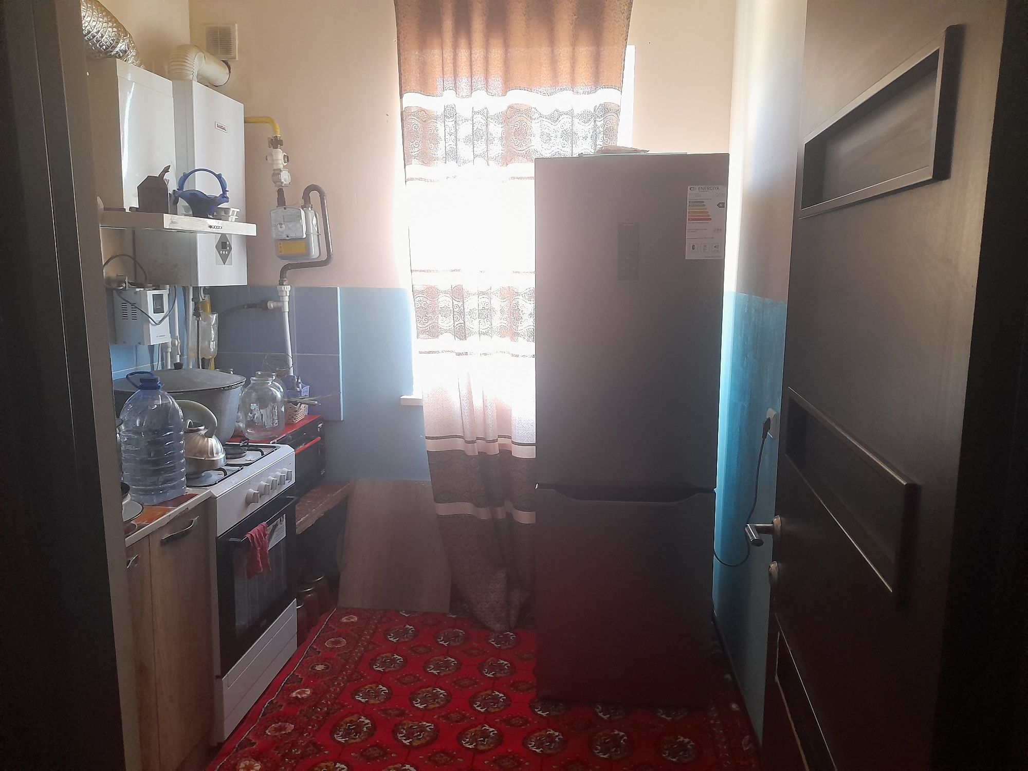 Shavot tumanida 3 xonali kvartira zudlik bilan sotiladi. Baxosi 120 ml