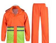 Costum de ploaie