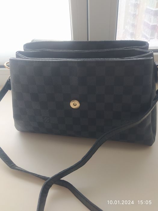 LOUIS VUITTON привезена из Франции