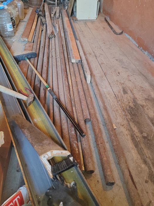 Продам трубу на  40 стенка 2,5 -3