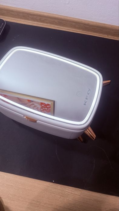 Frigider cosmetica NOU