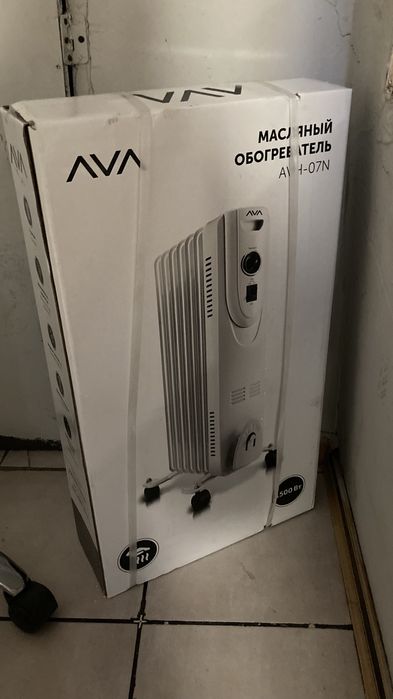 масляный обогреватель AVA AVH-07N