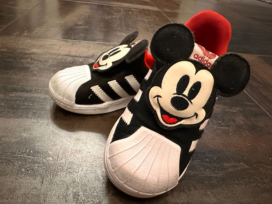 Adidas Disney marime 23