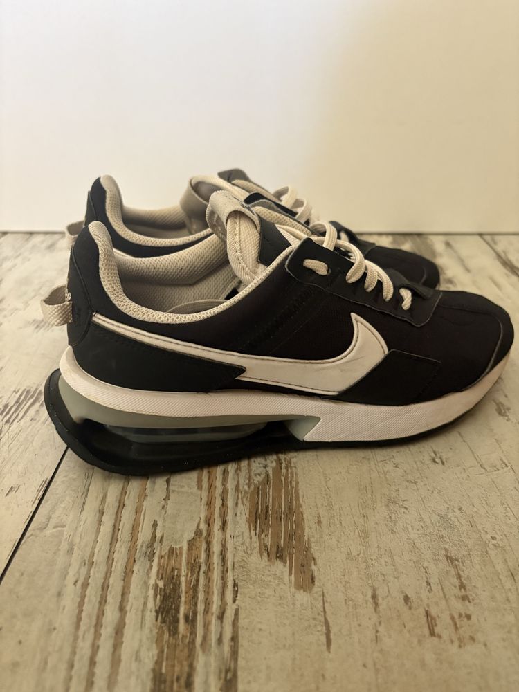Дамски маратонки NIKE