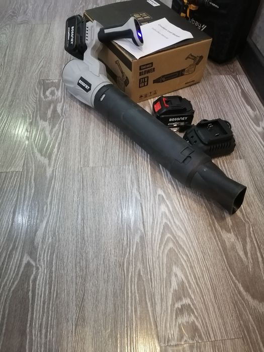 Воздуходувка Blower для уборки листьев и пыли