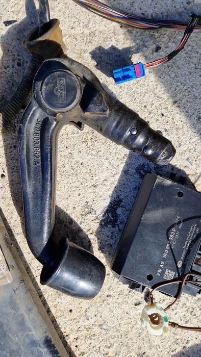 Carlig remorcare original Vw Passat B6 Combi 2010