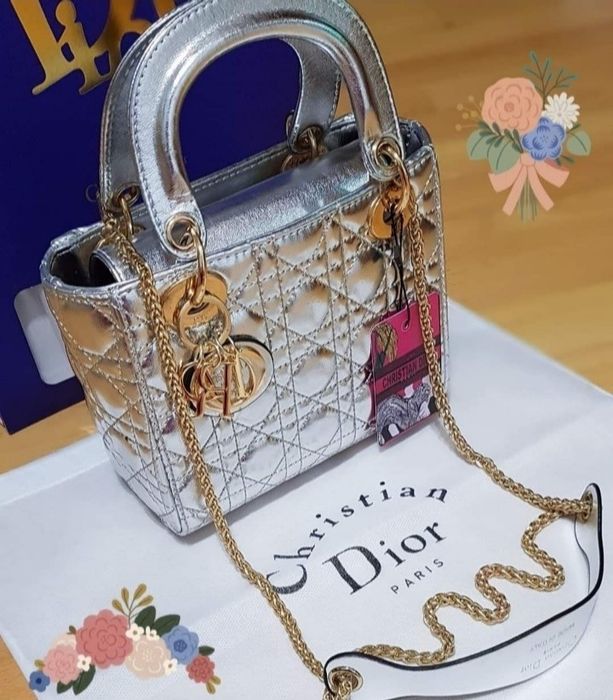 Geanta silver/mini,model Lady,curea detasabila, saculet, etichetă