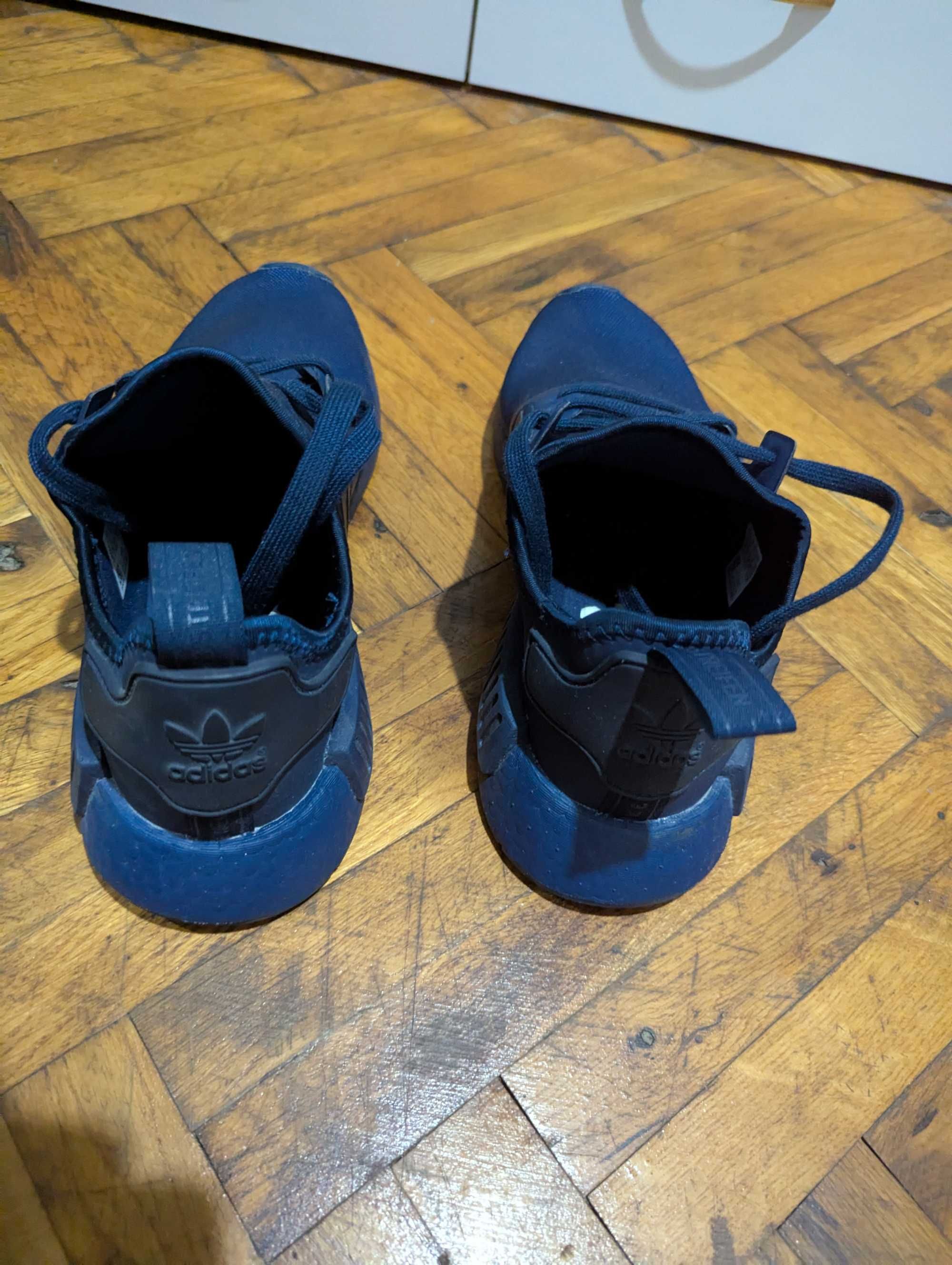 Adidas NMD R1 мъжки маратонки размер 9.5 (44)