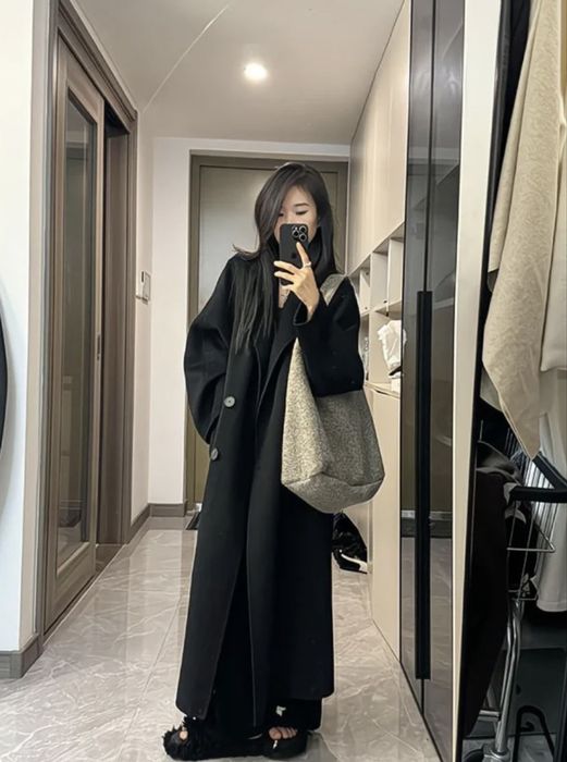 Черное пальто очень хорошего качества