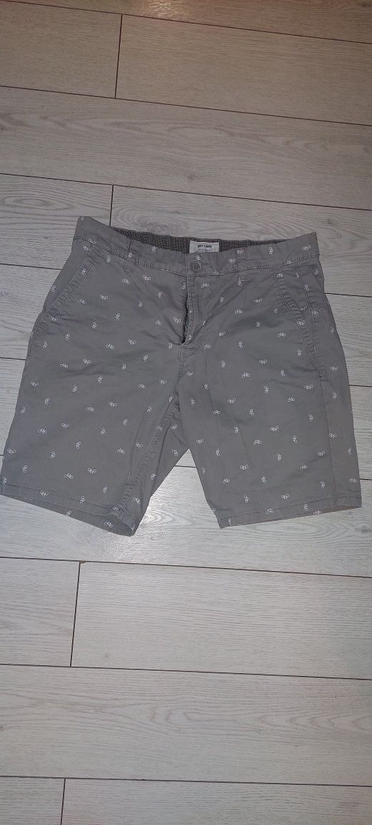 Pantaloni scurti casual Guess, Adidas, Only