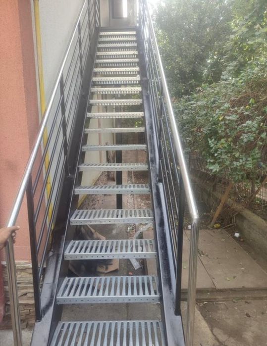 Scara metalica zincata  exterioara pentru ,case, beciuri și incendii