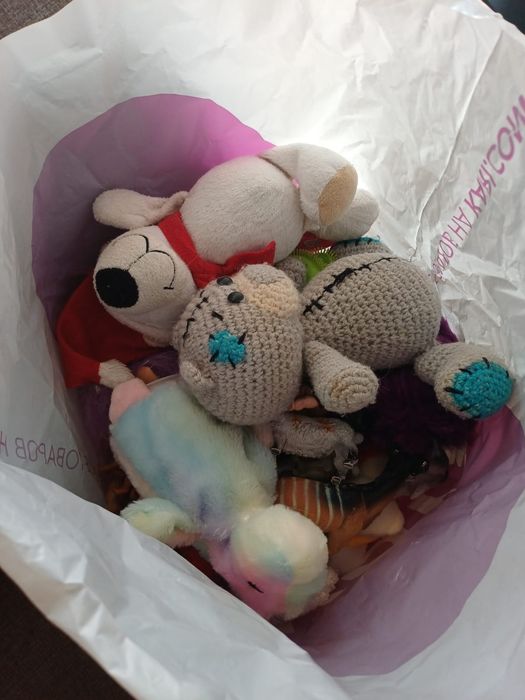 Отдам пакет с игрушками