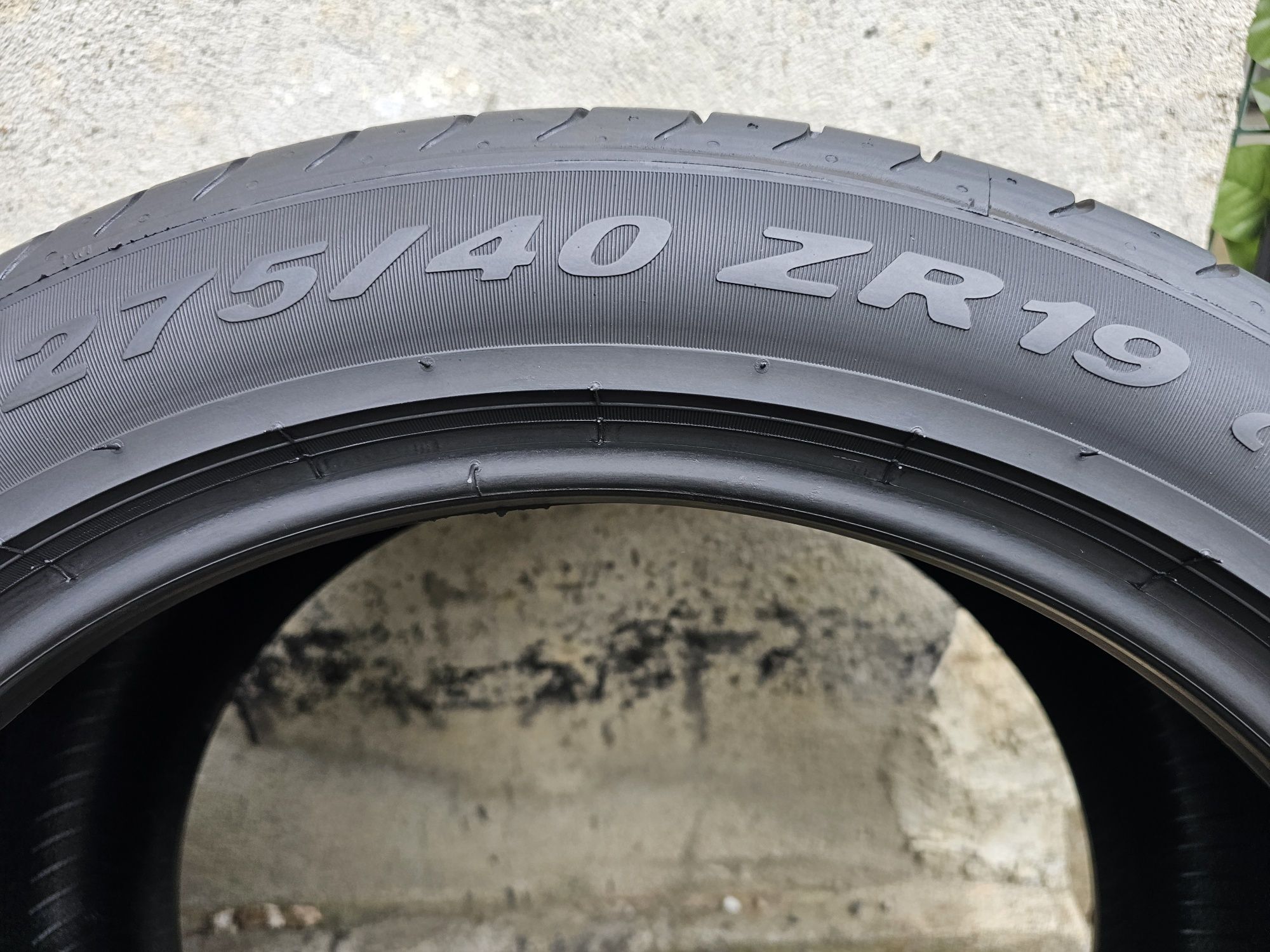 Vând două anvelope de vara pirelli p zero 275 40 19  dot 0719