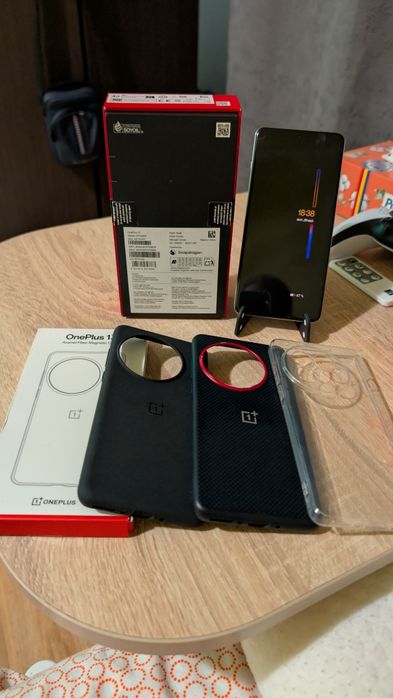 OnePlus 13 + Căști OnePlus buds 3 cu factură-garantie EMAG